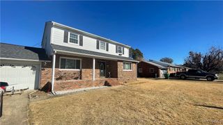1112 Canterbury Ln, Colonial Heights, VA 23834