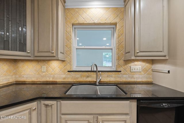 4502 York Rd, Knoxville, TN 37938