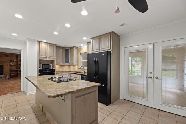 4502 York Rd, Knoxville, TN 37938