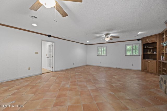 4502 York Rd, Knoxville, TN 37938
