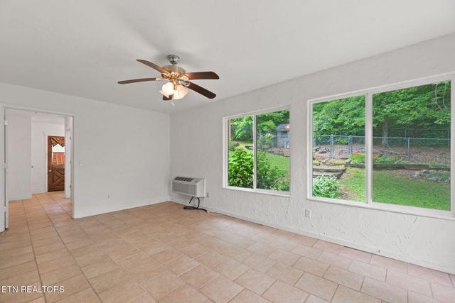 4502 York Rd, Knoxville, TN 37938