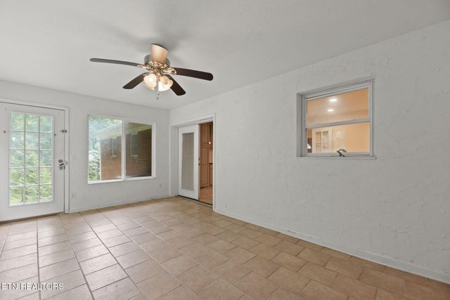 4502 York Rd, Knoxville, TN 37938