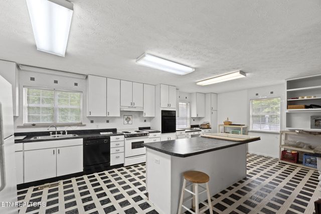 4502 York Rd, Knoxville, TN 37938