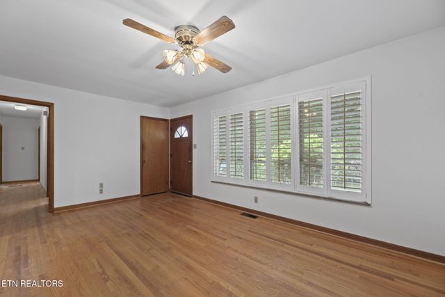 4502 York Rd, Knoxville, TN 37938