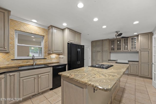 4502 York Rd, Knoxville, TN 37938