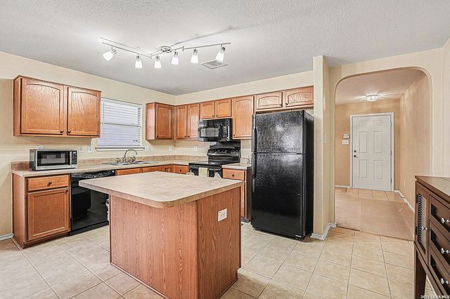 6815 Liberty Stone, San Antonio, TX 78244