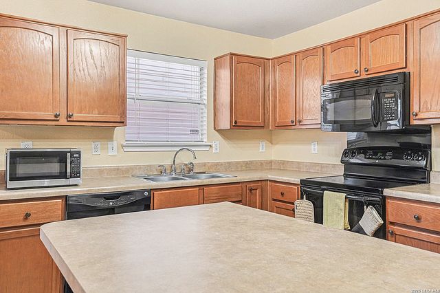 6815 Liberty Stone, San Antonio, TX 78244