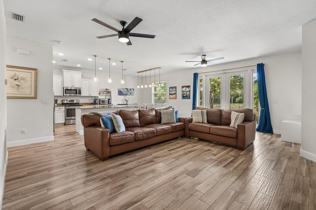 13398 N 57th Pl Place N, The Acreage, FL 33411