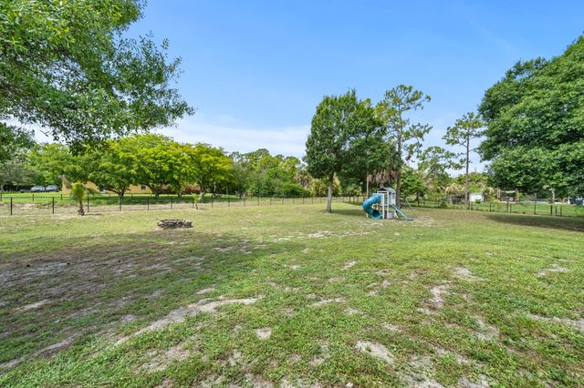 13398 N 57th Pl Place N, The Acreage, FL 33411
