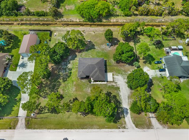 13398 N 57th Pl Place N, The Acreage, FL 33411