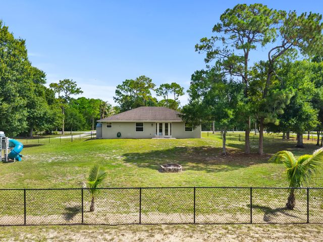 13398 N 57th Pl Place N, The Acreage, FL 33411