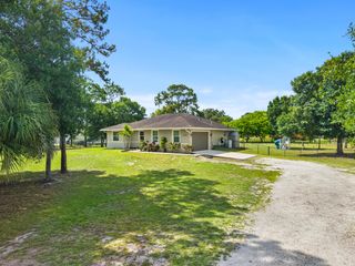 13398 N 57th Pl Place N, The Acreage, FL 33411