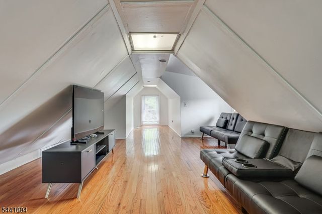 86 Pine Brook Rd, Lincoln Park Boro, NJ 07035
