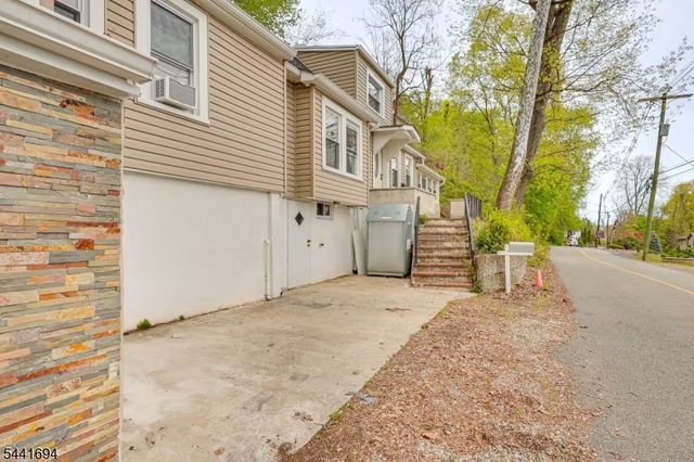 86 Pine Brook Rd, Lincoln Park Boro, NJ 07035
