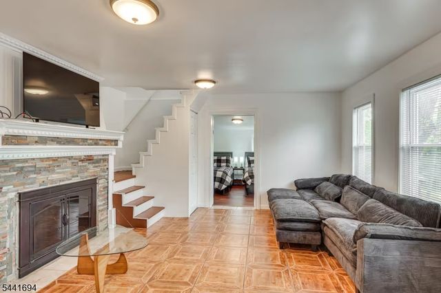 86 Pine Brook Rd, Lincoln Park Boro, NJ 07035