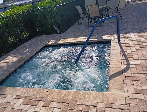 3353 Lake Overlook Place, Lantana, FL 33462