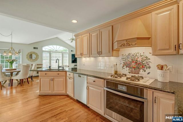 31 Woodvale Road, Glen Rock, NJ 07452