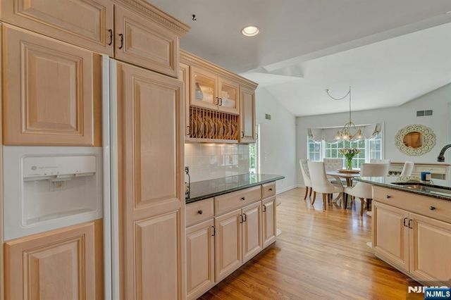 31 Woodvale Road, Glen Rock, NJ 07452