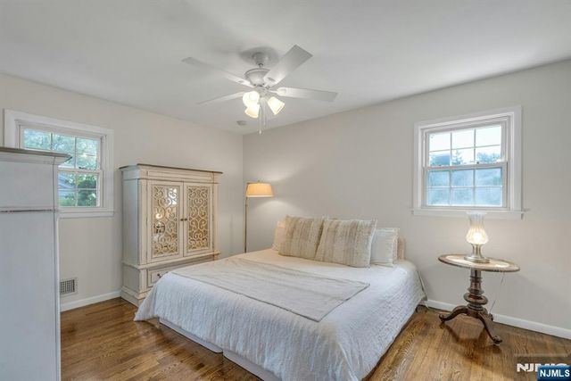 31 Woodvale Road, Glen Rock, NJ 07452