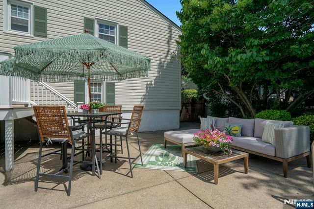 31 Woodvale Road, Glen Rock, NJ 07452