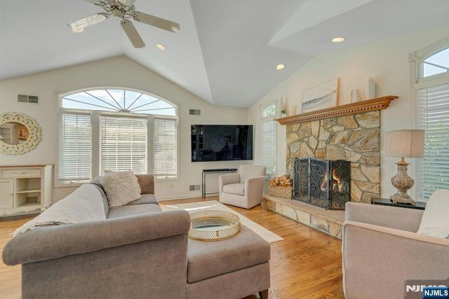 31 Woodvale Road, Glen Rock, NJ 07452