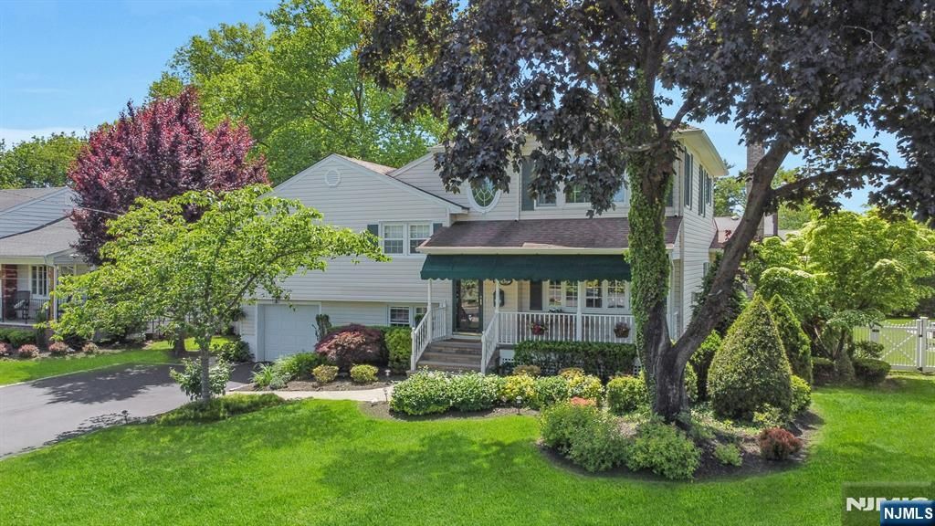31 Woodvale Road, Glen Rock, NJ 07452