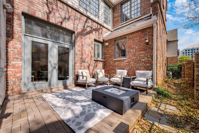 2902 N Pearl Street, Dallas, TX 75201