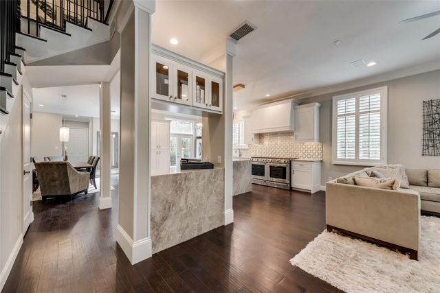 2902 N Pearl Street, Dallas, TX 75201