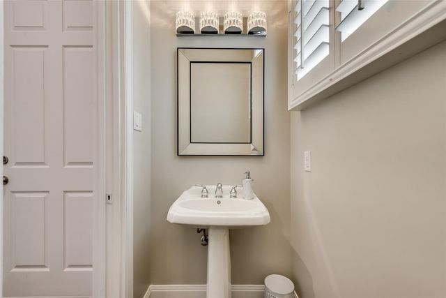 2902 N Pearl Street, Dallas, TX 75201