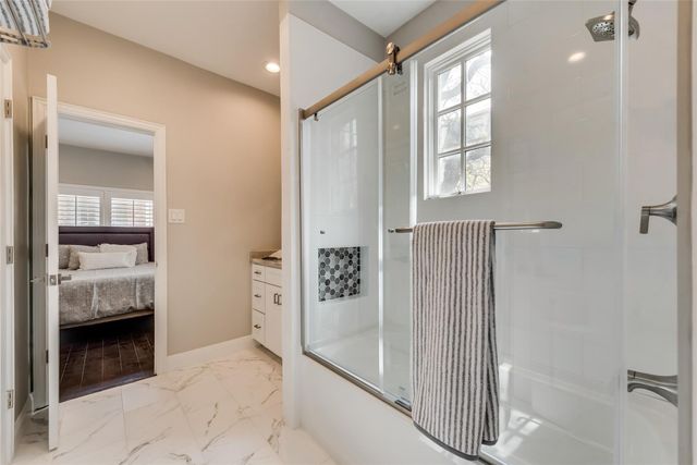 2902 N Pearl Street, Dallas, TX 75201