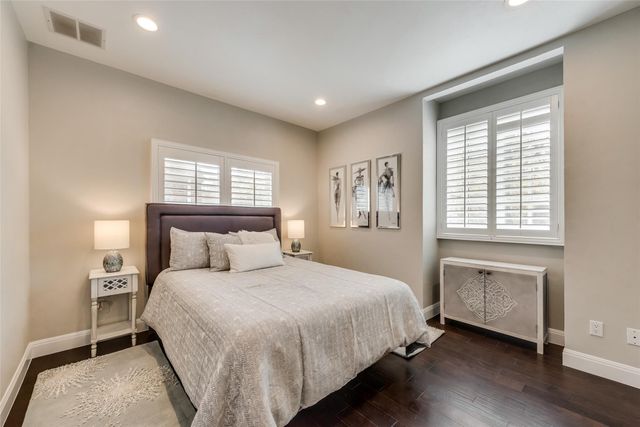 2902 N Pearl Street, Dallas, TX 75201