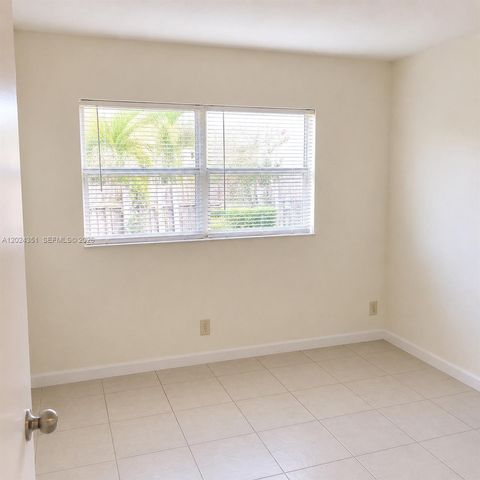 274 SW 9th St 1-3, Dania Beach, FL 33004