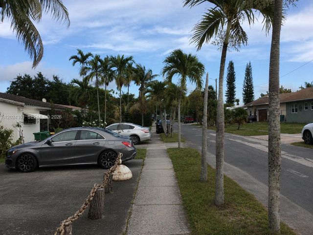 274 SW 9th St 1-3, Dania Beach, FL 33004