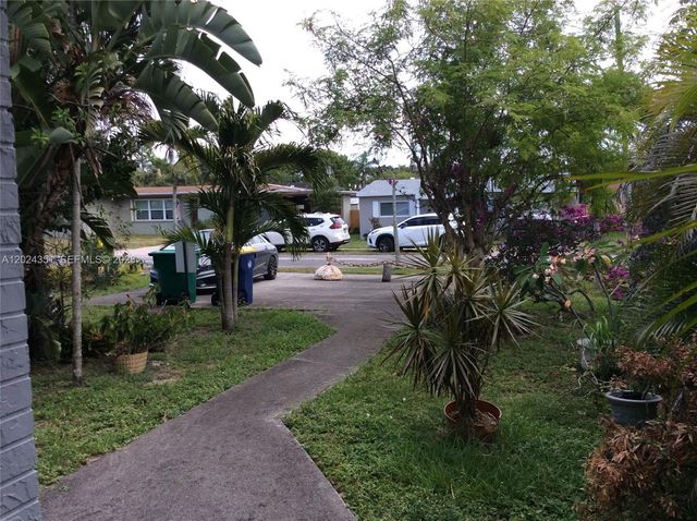 274 SW 9th St 1-3, Dania Beach, FL 33004