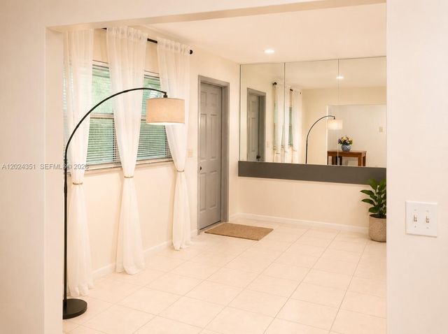274 SW 9th St 1-3, Dania Beach, FL 33004