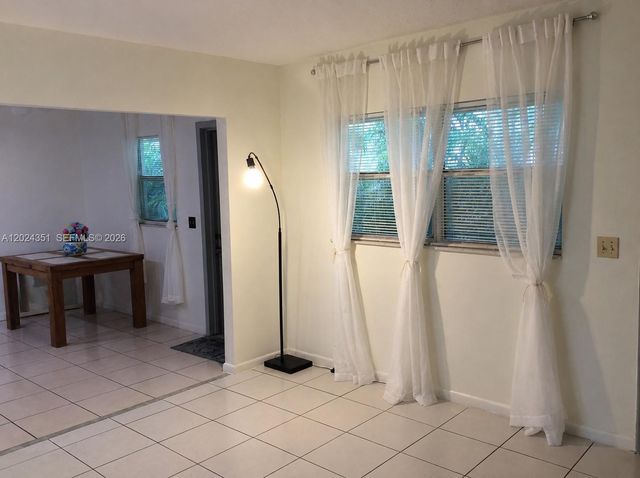 274 SW 9th St 1-3, Dania Beach, FL 33004