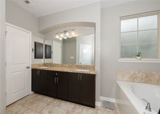 2018 Stubbs Drive, Bryan, TX 77807