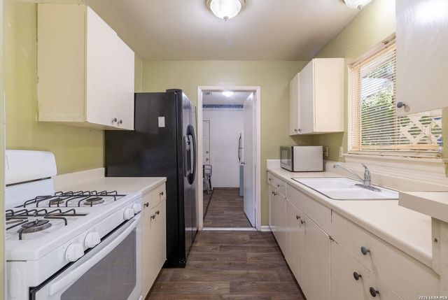 4135 BIG MEADOWS ST, San Antonio, TX 78230
