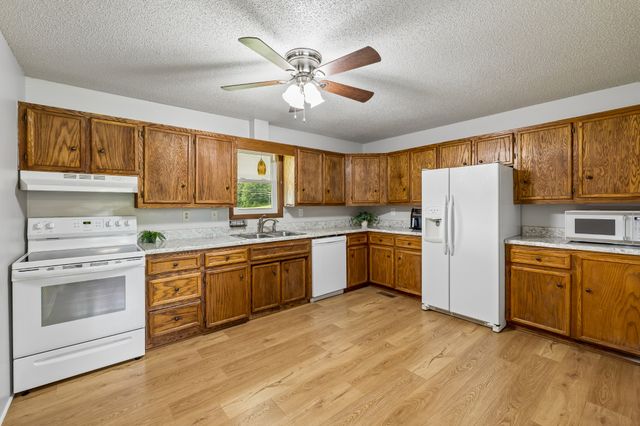 54 Hickman Hwy, Gordonsville, TN 38563