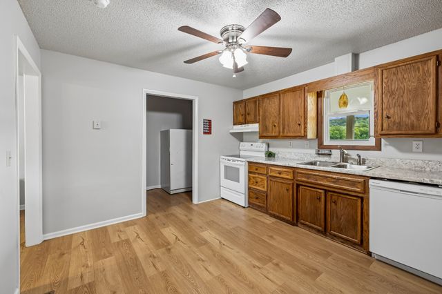 54 Hickman Hwy, Gordonsville, TN 38563