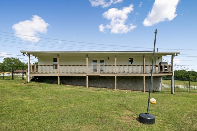 54 Hickman Hwy, Gordonsville, TN 38563