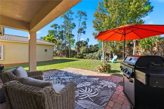 5427 Place Lake Drive, Fort Pierce, FL 34951