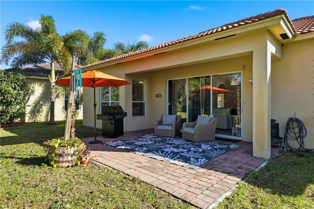 5427 Place Lake Drive, Fort Pierce, FL 34951