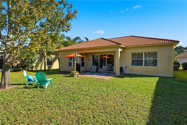 5427 Place Lake Drive, Fort Pierce, FL 34951