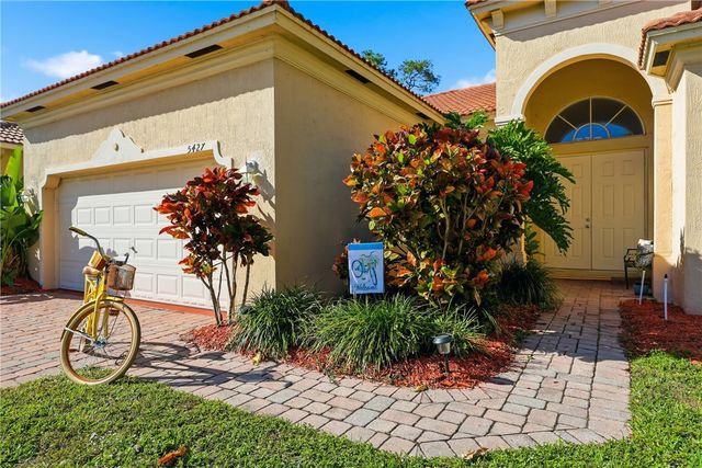 5427 Place Lake Drive, Fort Pierce, FL 34951