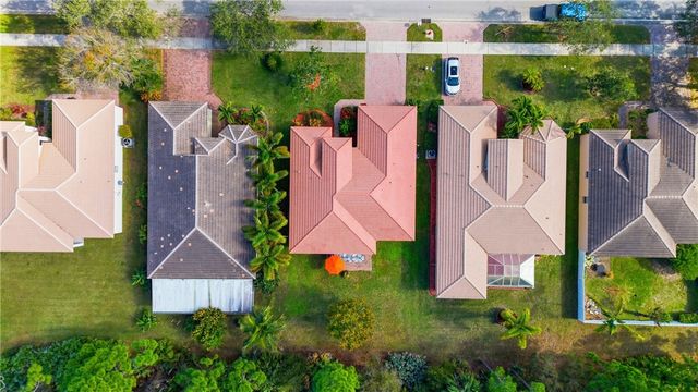 5427 Place Lake Drive, Fort Pierce, FL 34951