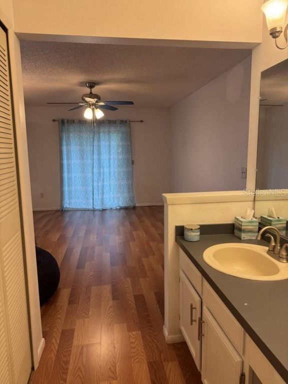 Image 5 of property listing at 5523 WESTVIEW DRIVE, Orlando, FL 32810