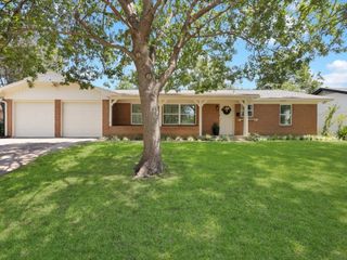 5821 Walla Avenue, Fort Worth, TX 76133