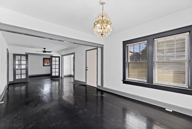 2918 Parkwood Boulevard, Kansas City, KS 66104