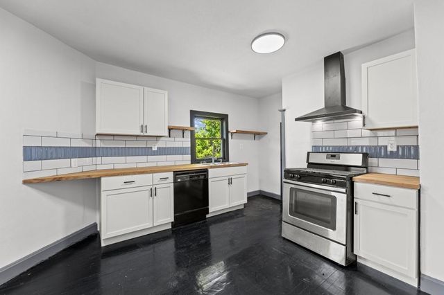 2918 Parkwood Boulevard, Kansas City, KS 66104